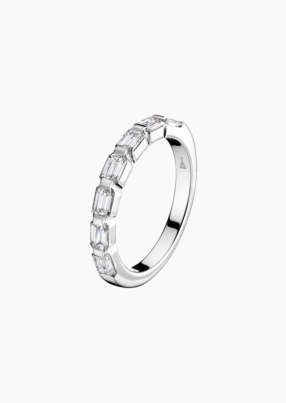 Fougueuse wedding ring in gold with radiant-cut diamonds / Lepage