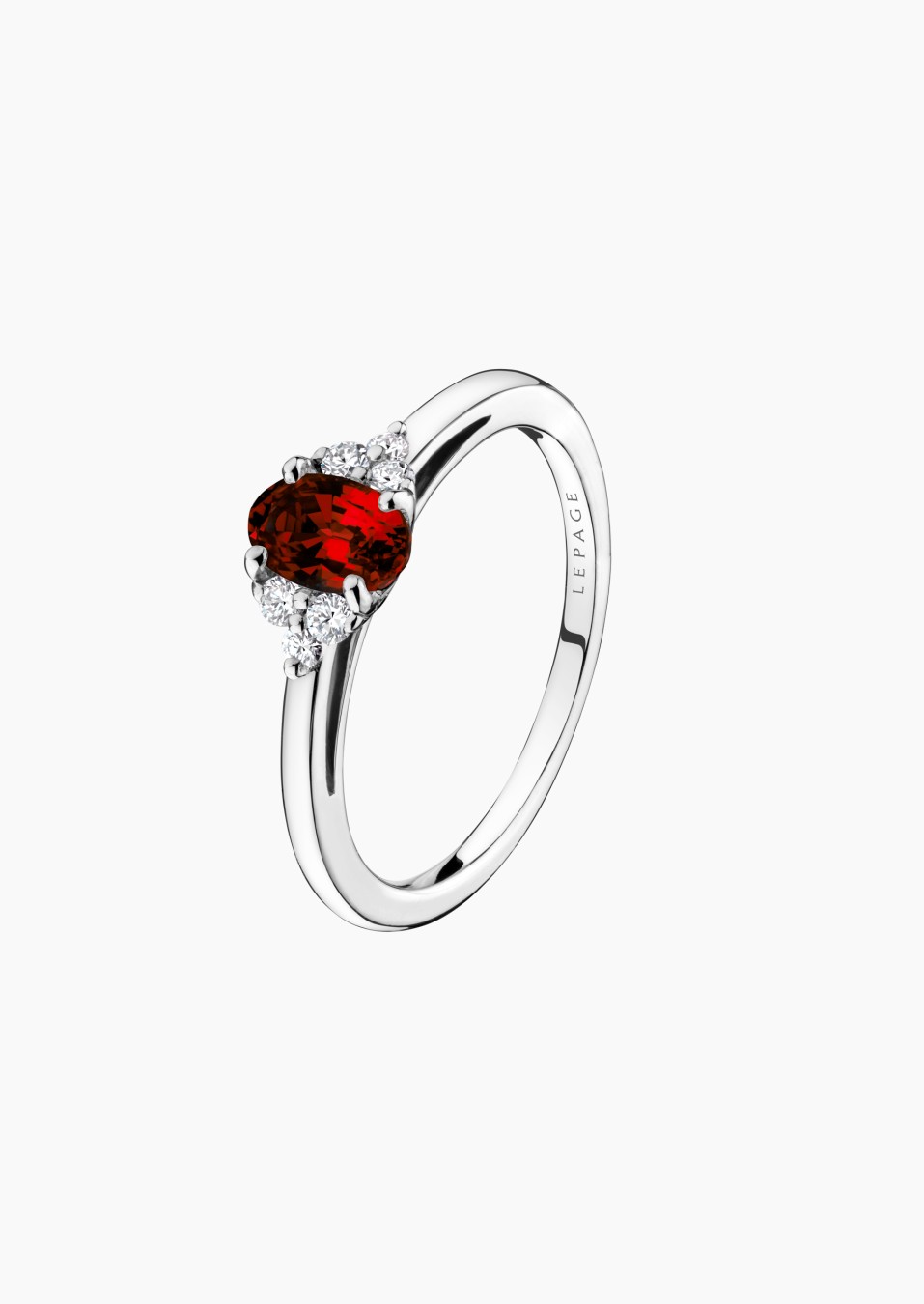 Madeleine ring in gold, ruby and diamonds / Lepage